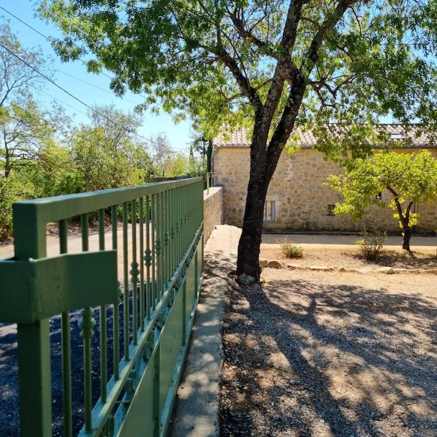 Villa Charmante A Lussan Avec Piscine Privee Et Jardin Closa Exteriör bild